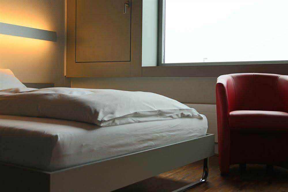 Dasbreitehotel Am Rhein Hotel Basel